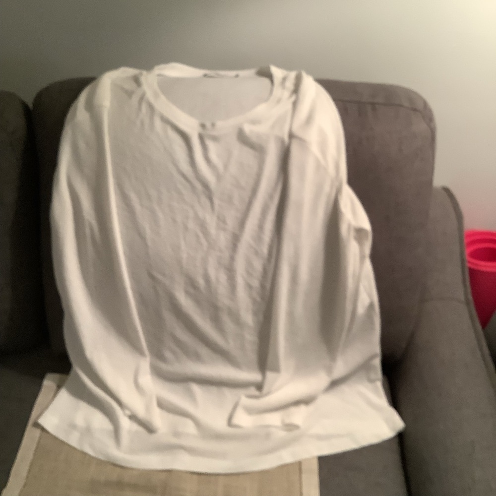 Tunic top light weight. Excellent condition.
